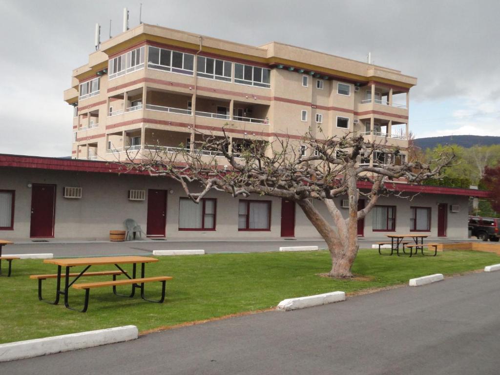 Apple Tree Inn Penticton Exterior foto